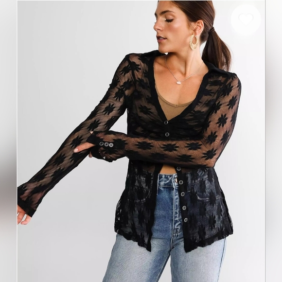 Free People flower fields long sleeve shirtee in black. Size M. NWT - Picture 2 of 8